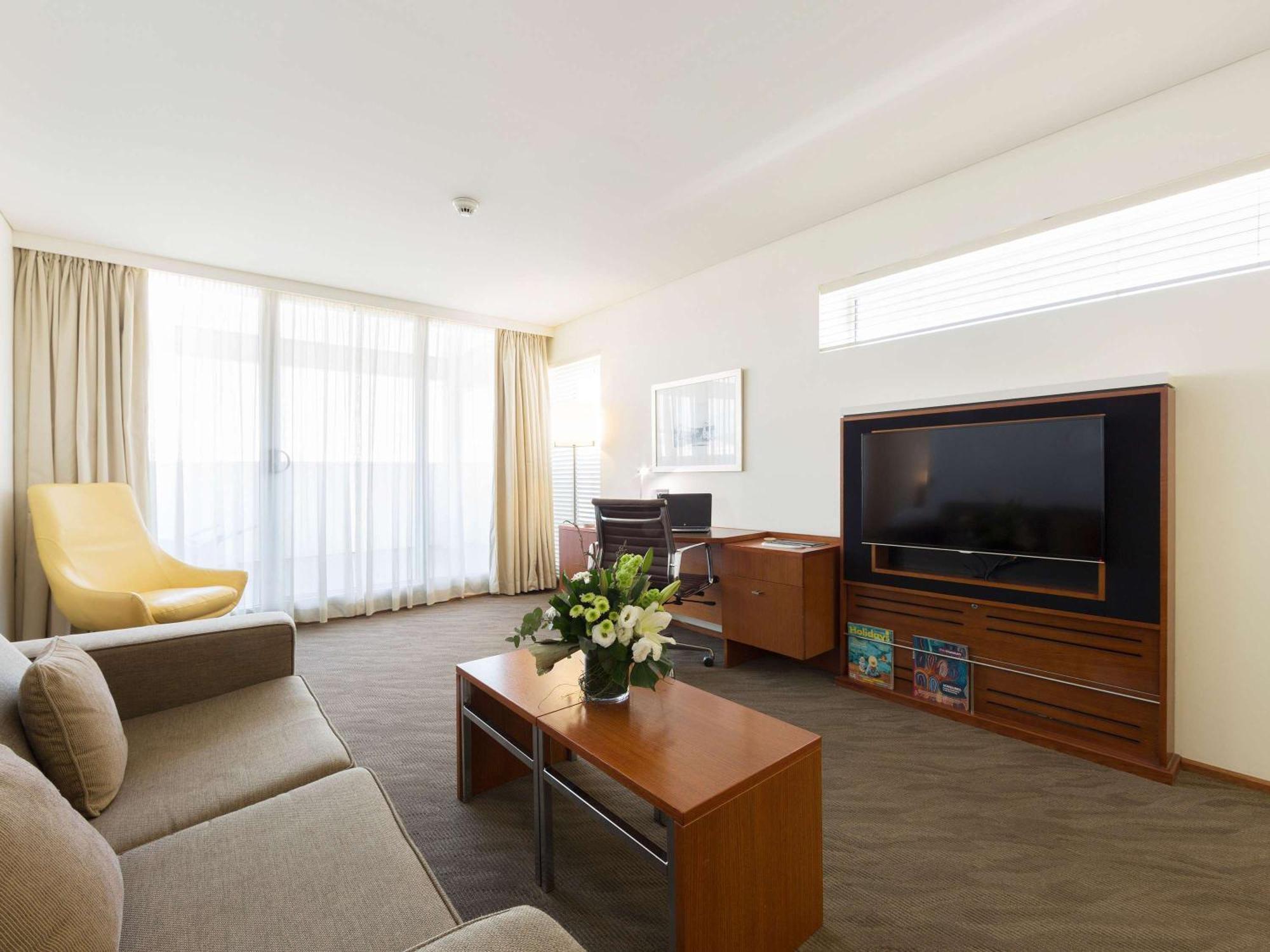 Novotel Canberra Camberra Exterior foto