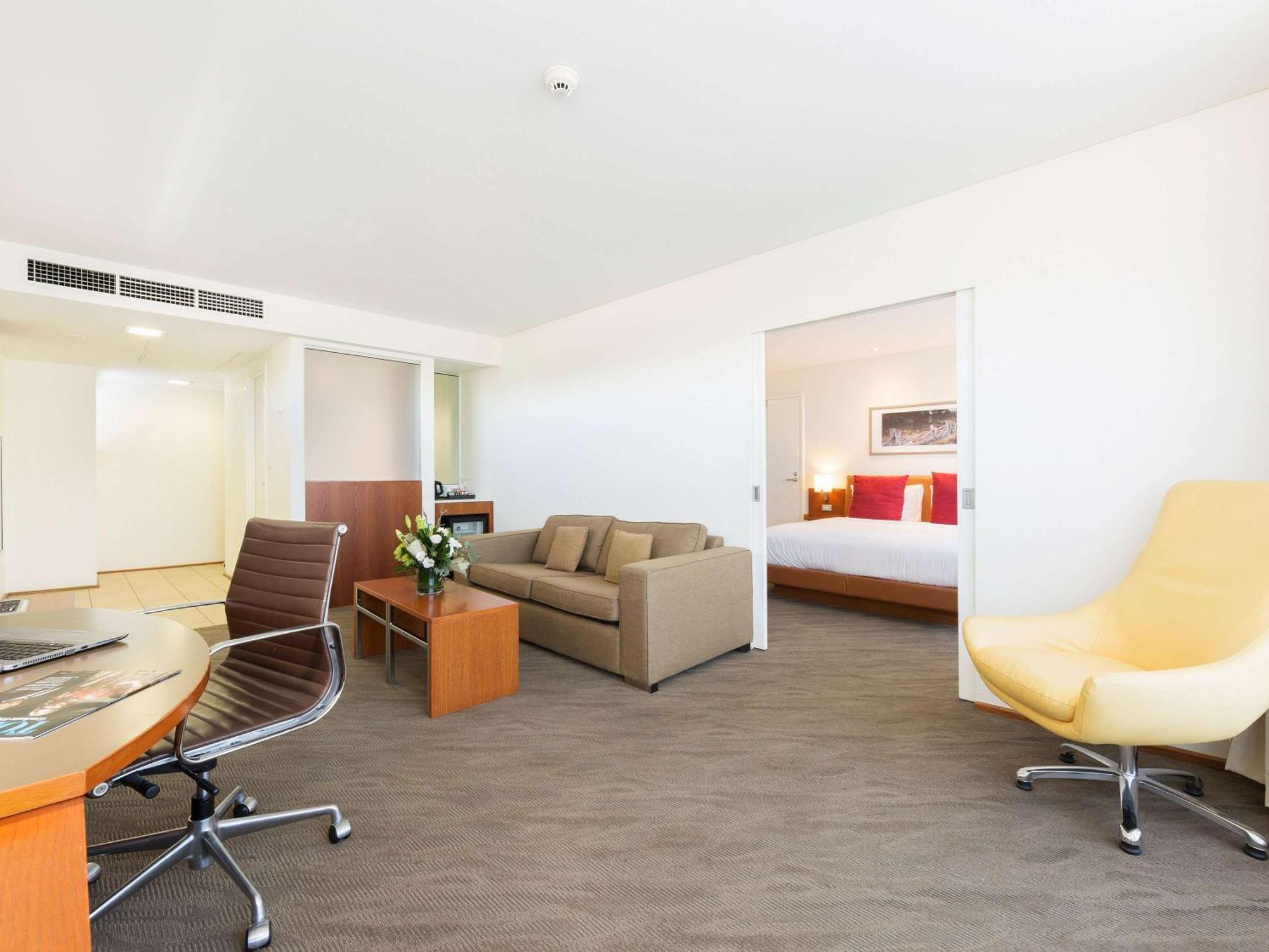 Novotel Canberra Camberra Exterior foto